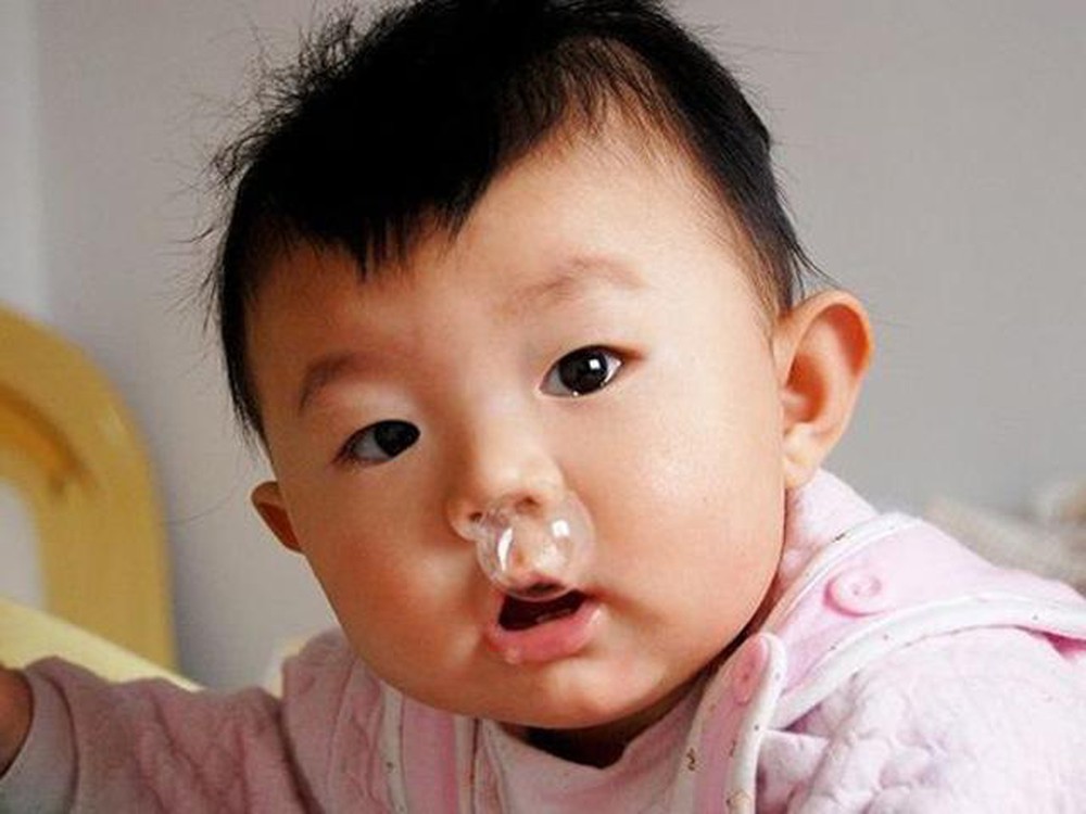 Máy Sinupulse Elite trị bệnh viêm xoang cho trẻ nhỏ tại Hóc Môn