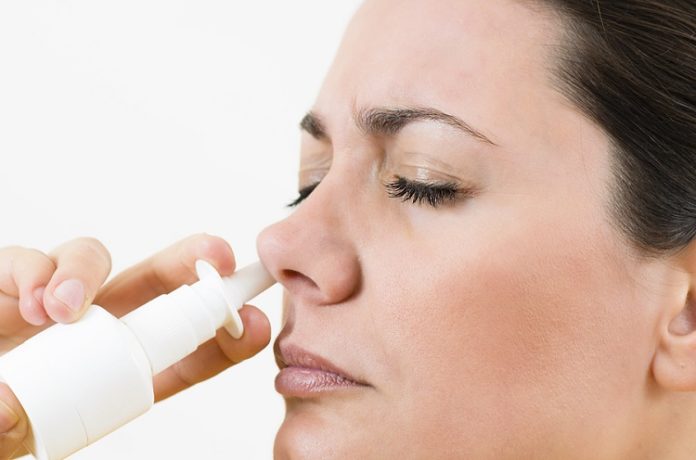 Sử dụng thuốc xịt trị viêm mũi dị ứng có tốt không?